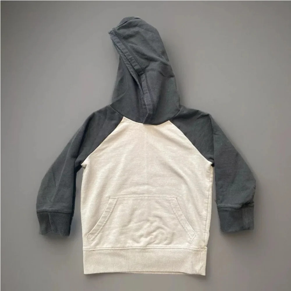 Jumping Beans Hoodie Boys Size 2T Pullover Front Pocket Knit Gray Color Block